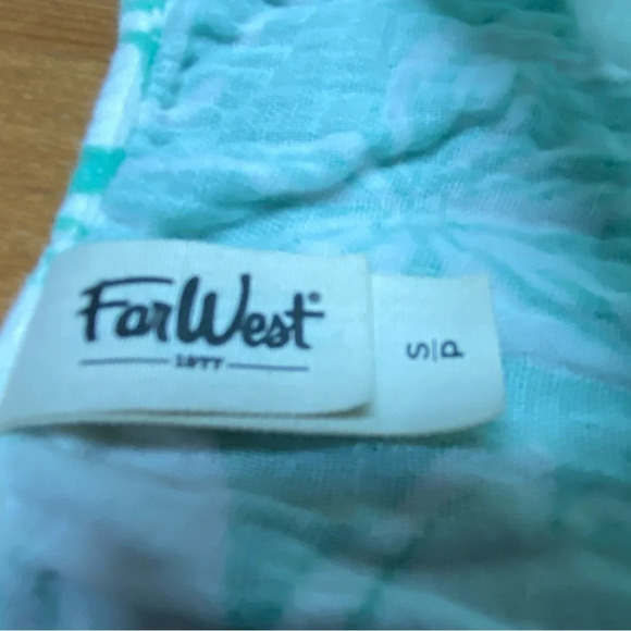 Far West Tank Top with Straps Tropical Floral Pattern Green - Picture 2 of 6